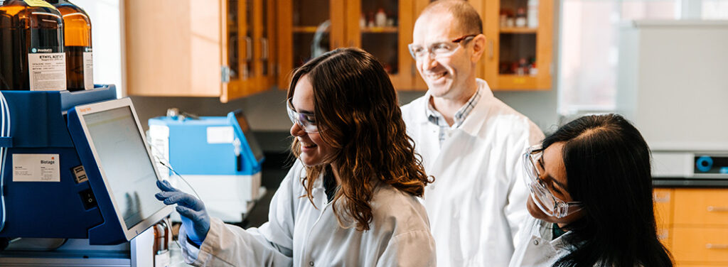 Academics, classes, courses, teaching, learning, Seann Mulcahy, Ph.D., professor of chemistry, lab, laboratory, science, chemistry, biochemistry